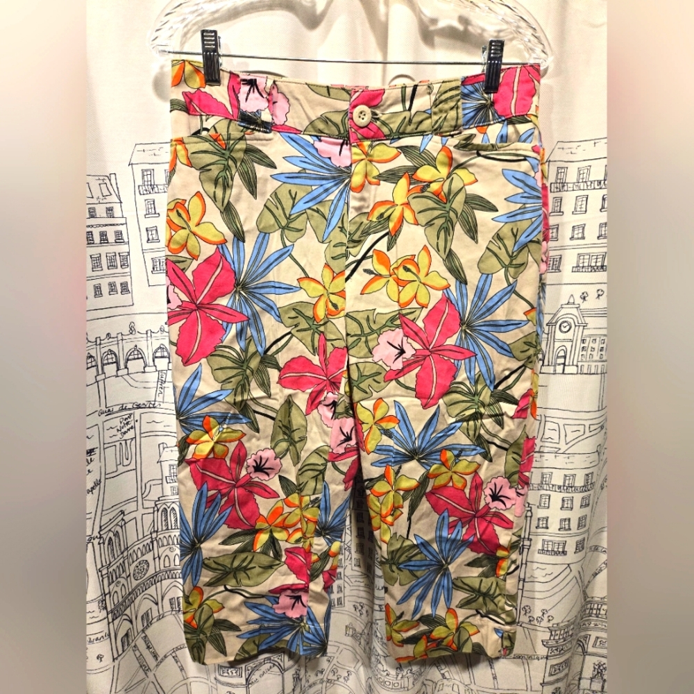 NWOT Women's White Stag Floral Capris Size 8 Petite - Picture 1 of 12
